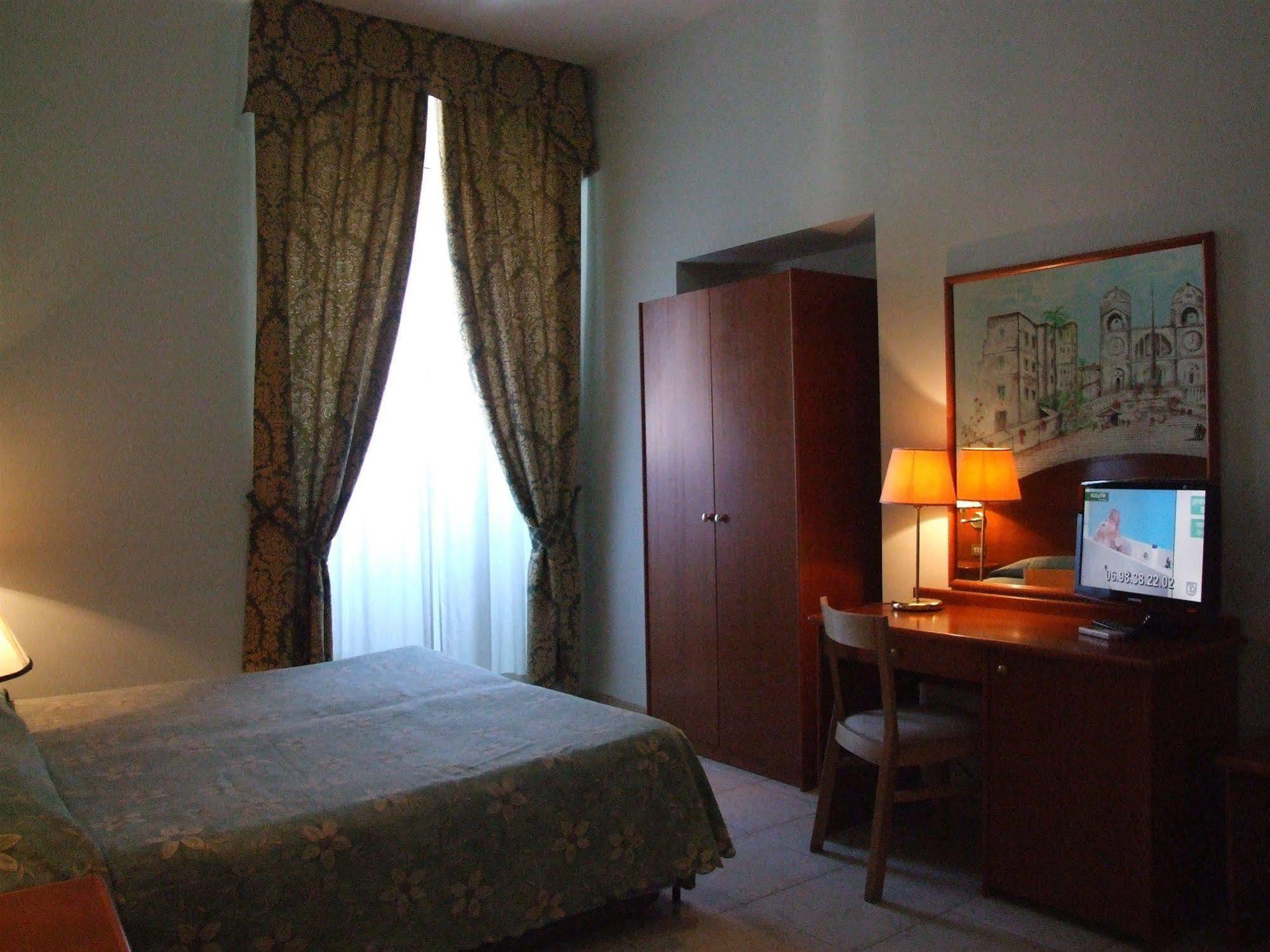 Nazional Rooms Rome Bagian luar foto
